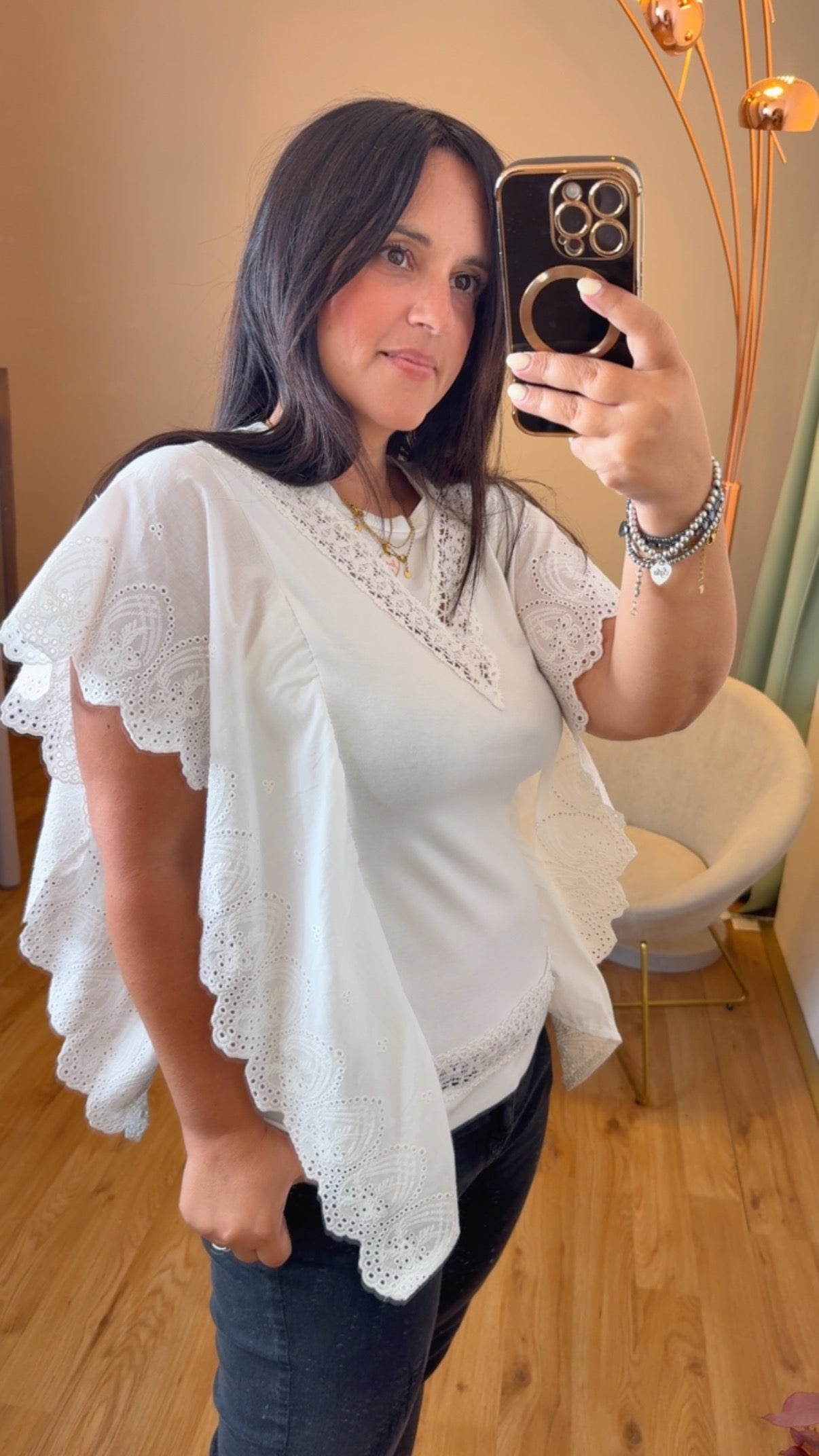 T-shirt bianca inserti sangallo e pizzo macrame’