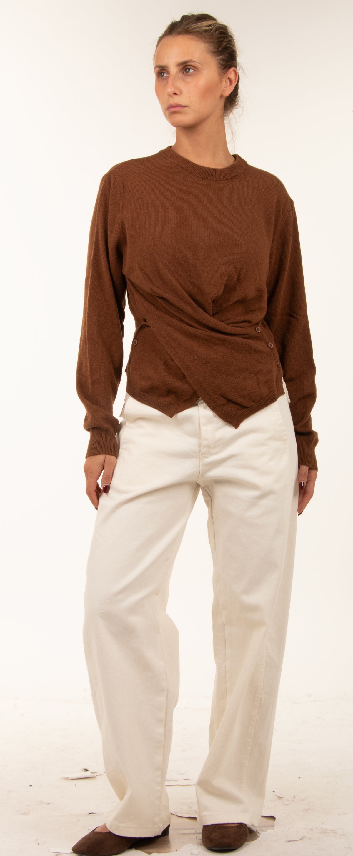 Maglia drappeggio con bottoncini color tabacco
