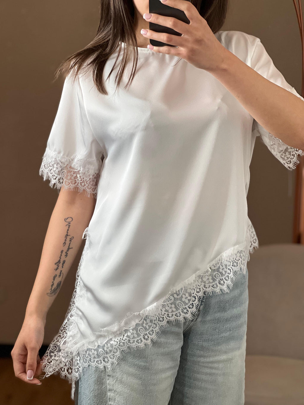 T-shirt simil raso e pizzo bianca