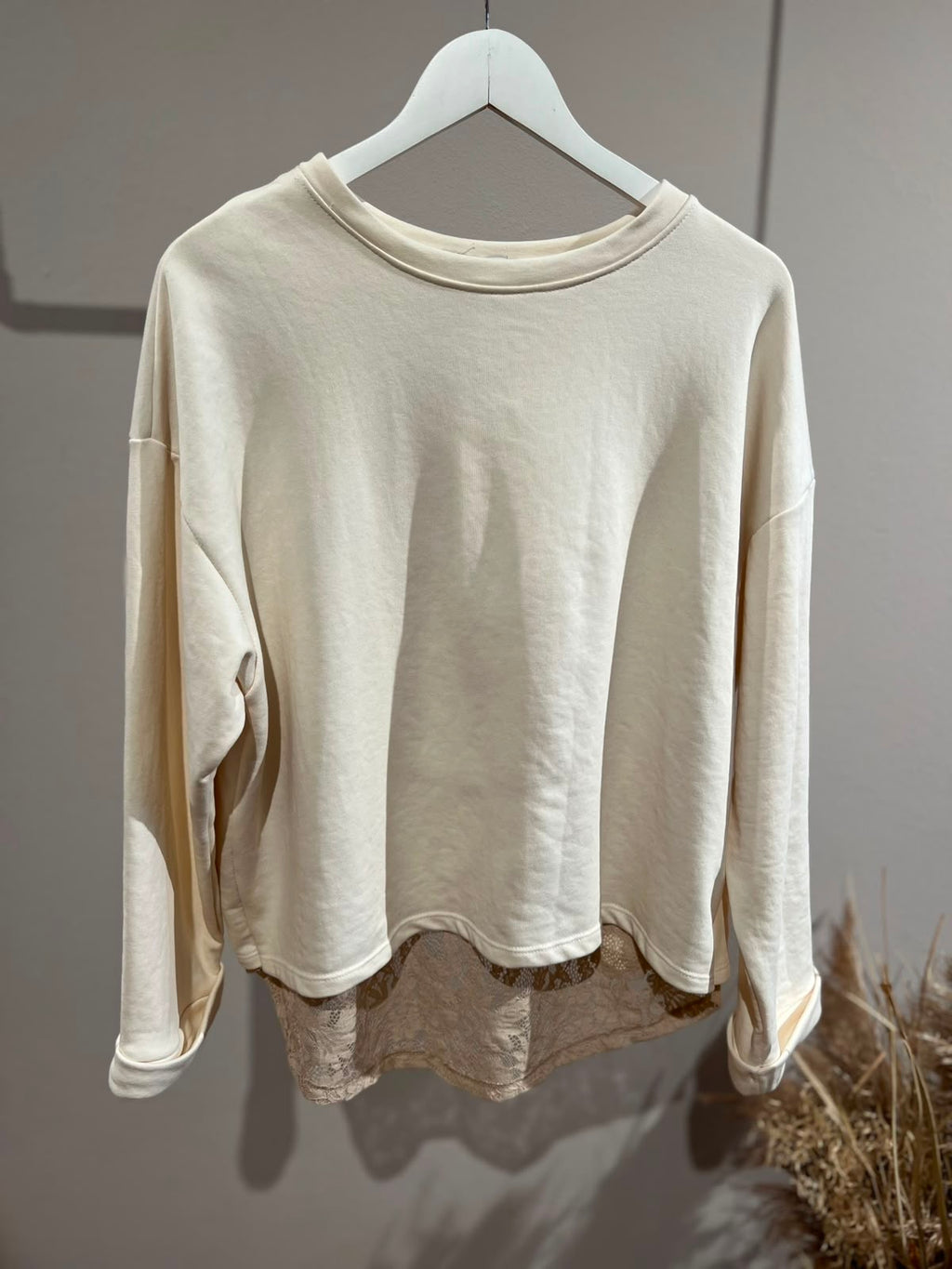 Felpa panna con inserti in pizzo e spacco sul retro - Kikisix