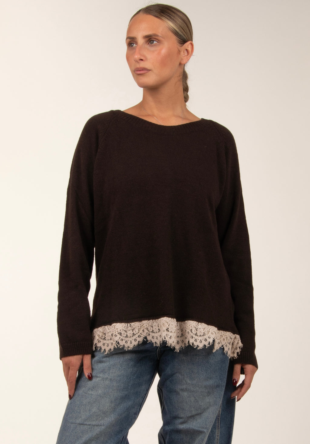 Maglia moro con pizzo sul fondo