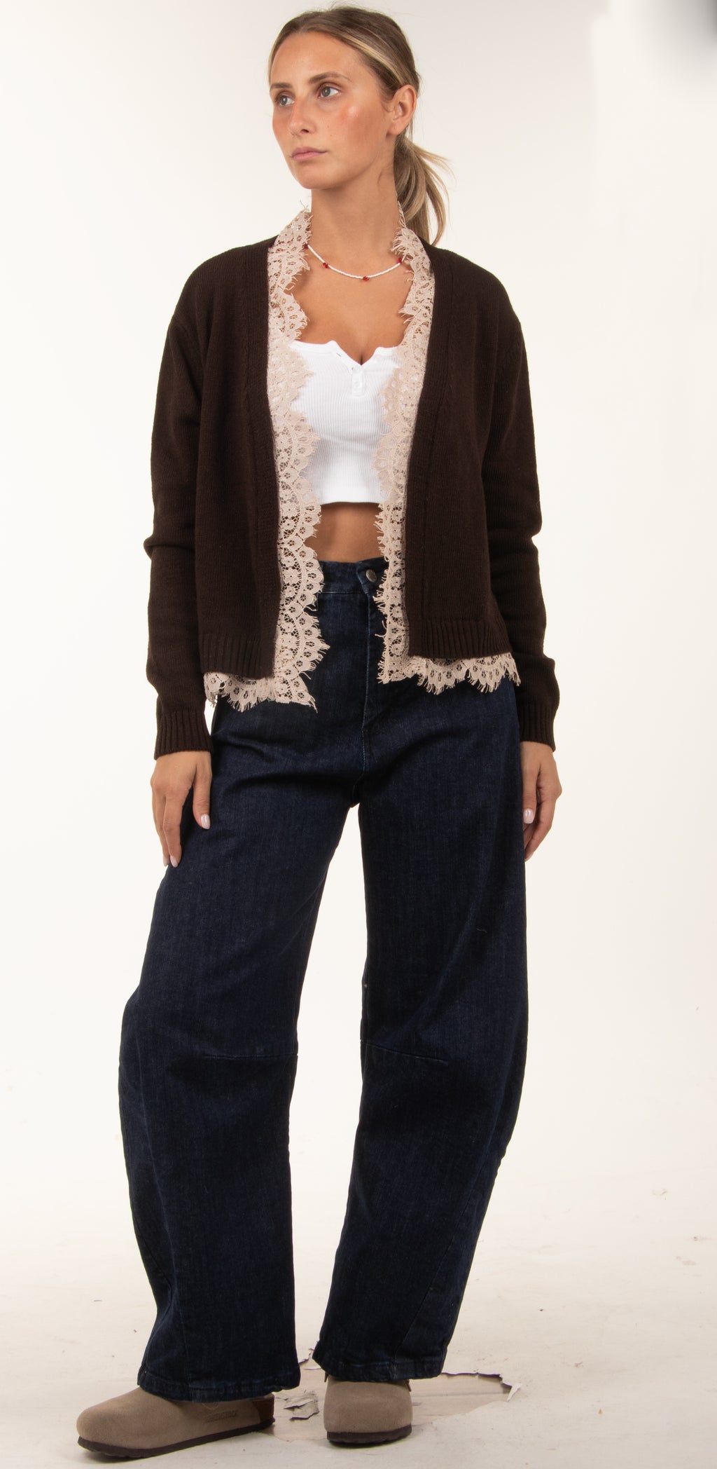 Cardigan moro con pizzo a contrasto