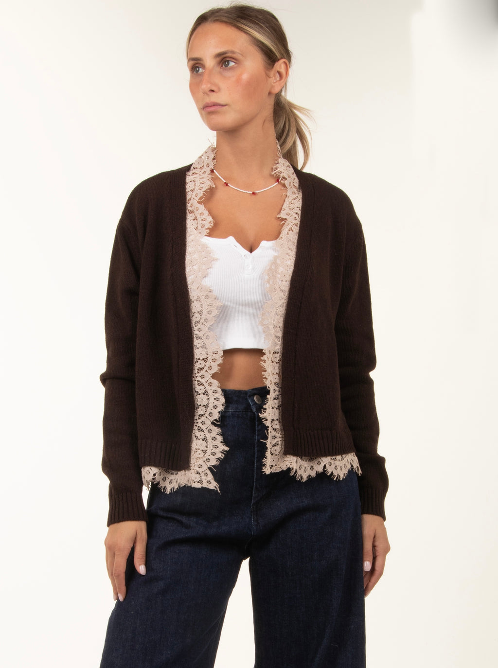 Cardigan moro con pizzo a contrasto