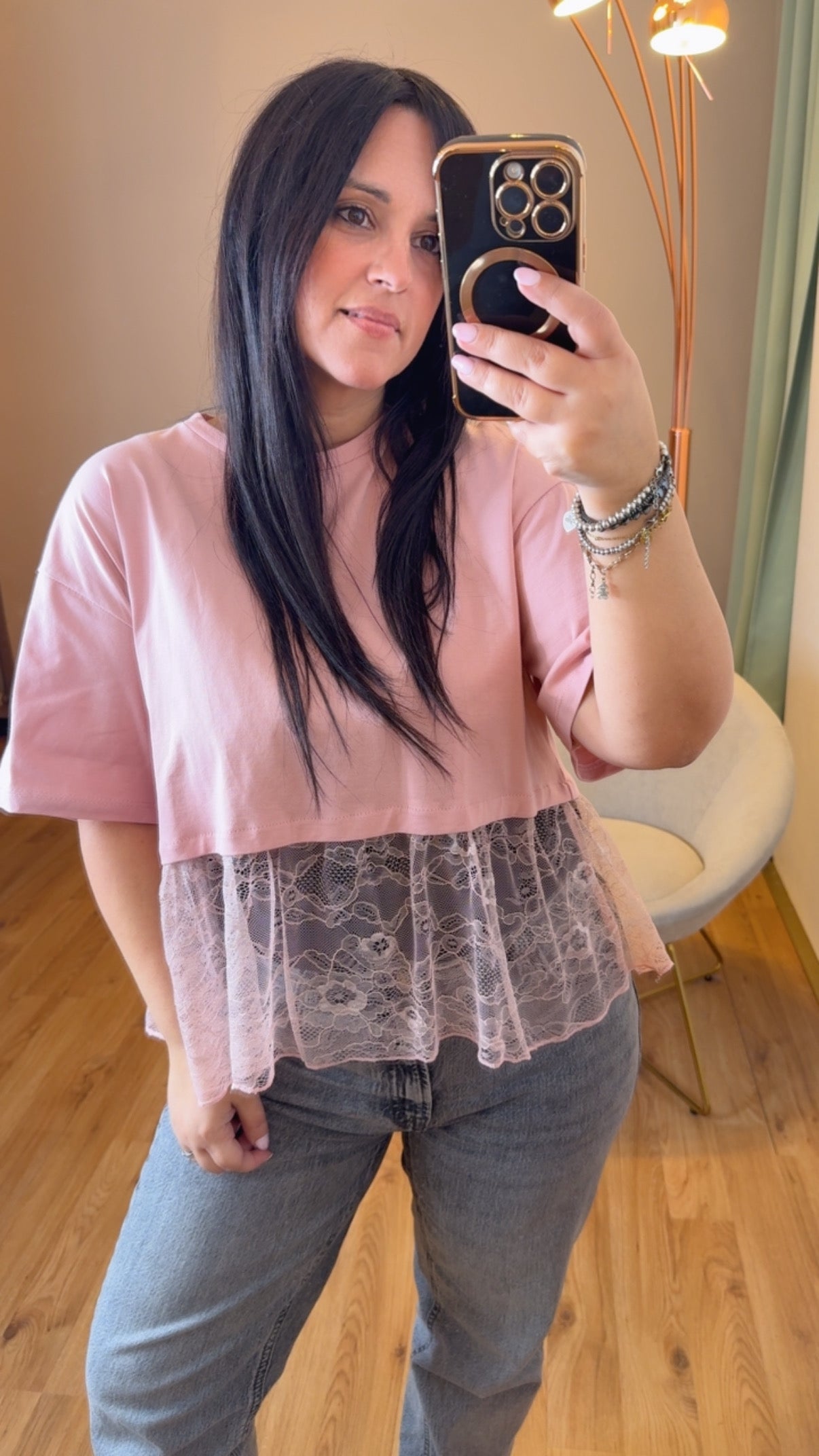 T-shirt crop con balze in pizzo - Kikisix