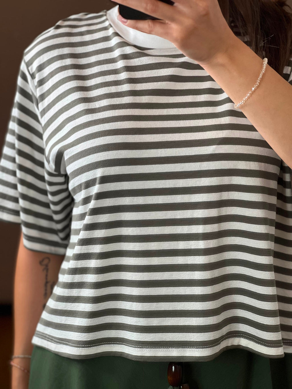 T-shirt scatolina con riga verde - Kikisix
