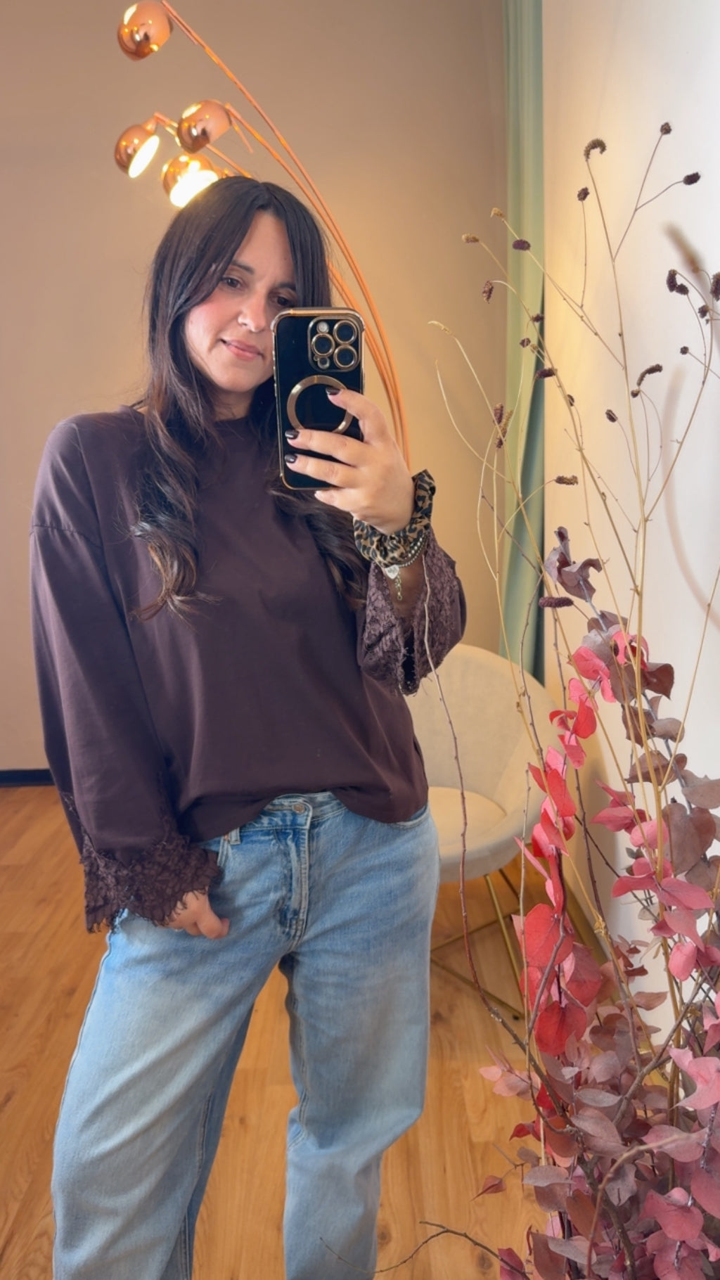 Maglia in cotone con manica campana e pizzo