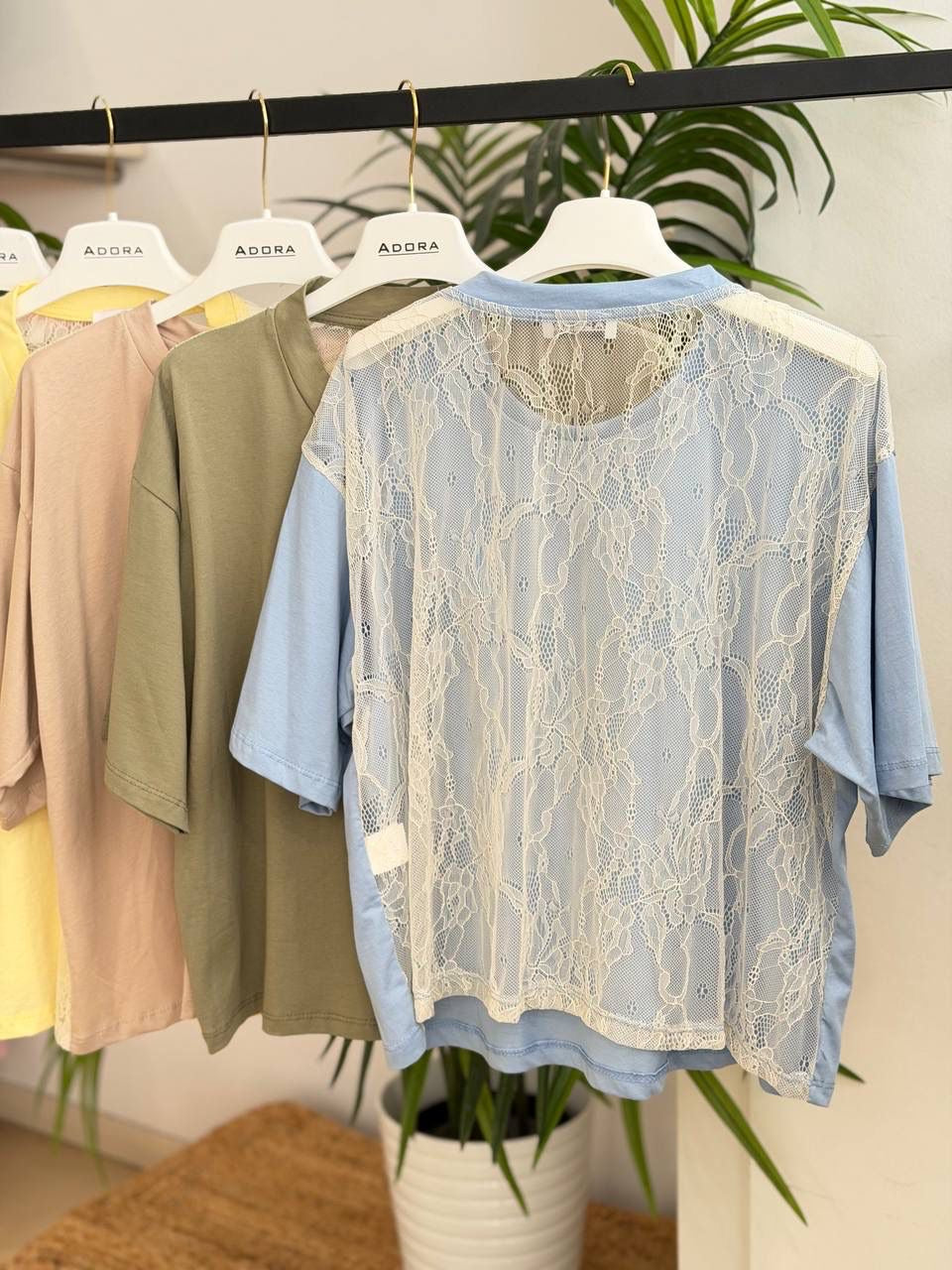 T-shirt pizzo schiena