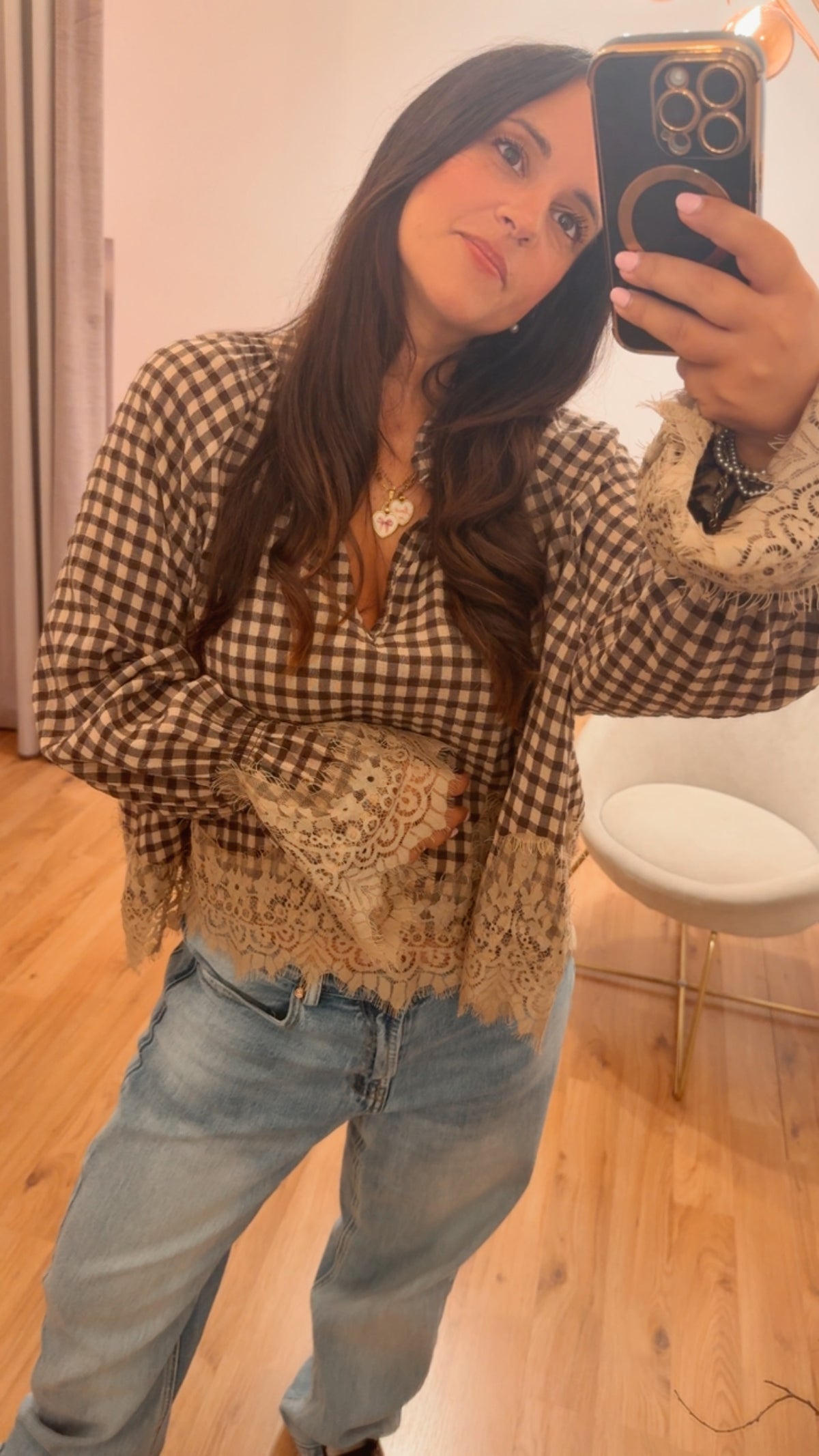 Camicia check scollo V e inserti in pizzo