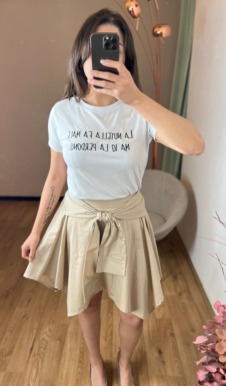 T-shirt ricamata “la Nutella fa male ma io la perdono”