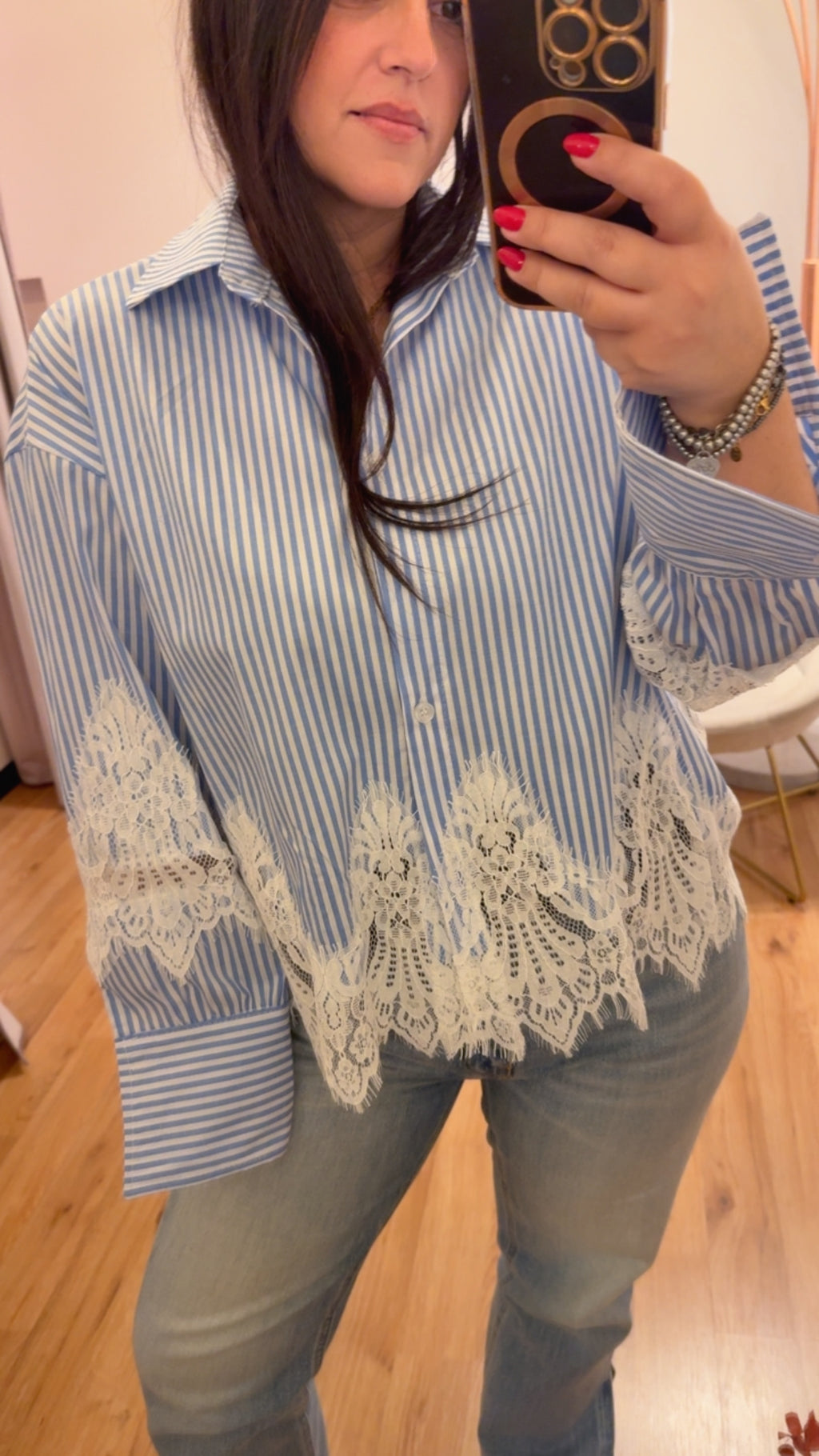 Camicia riga azzurra con pizzo