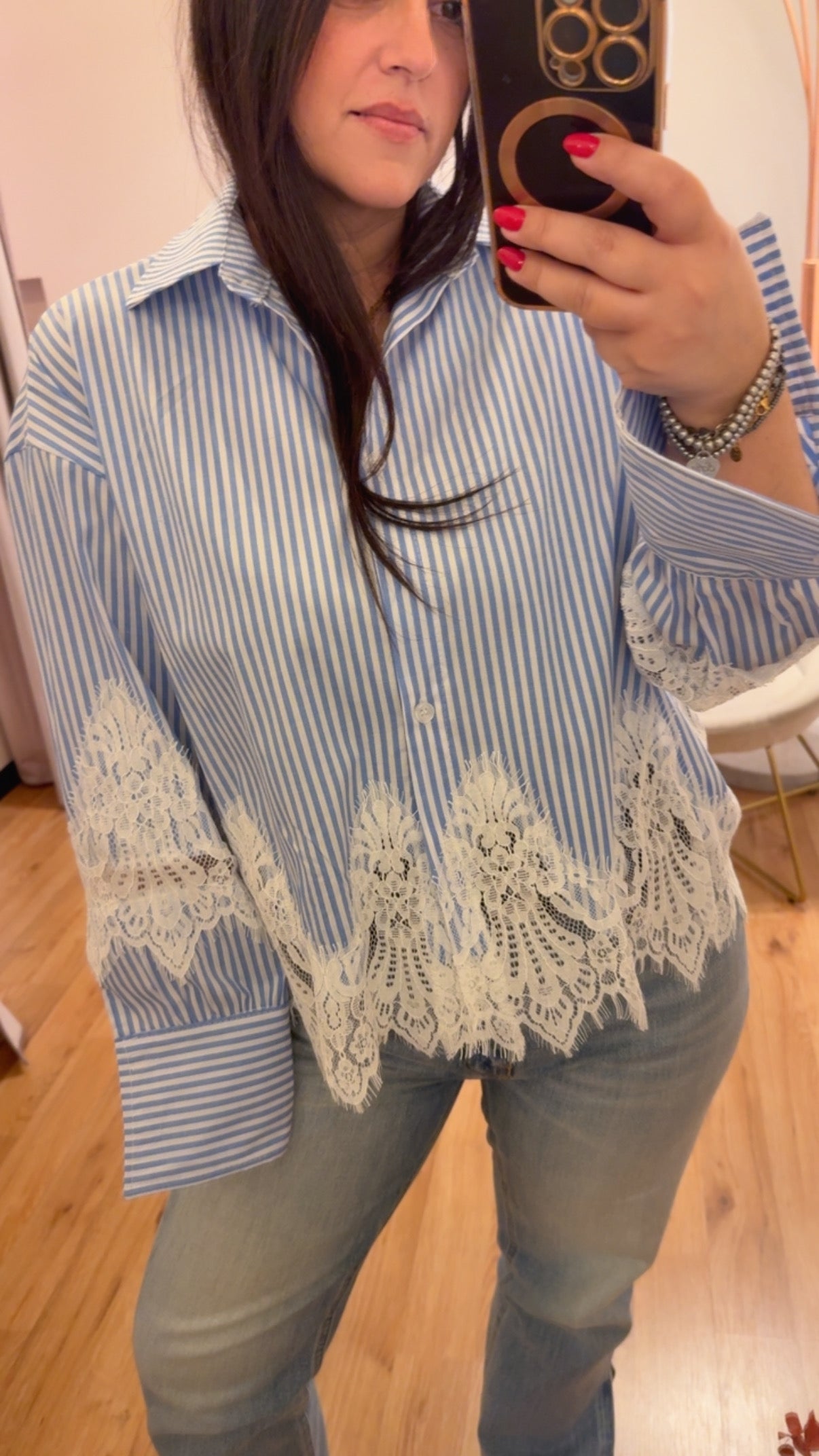 Camicia riga azzurra con pizzo