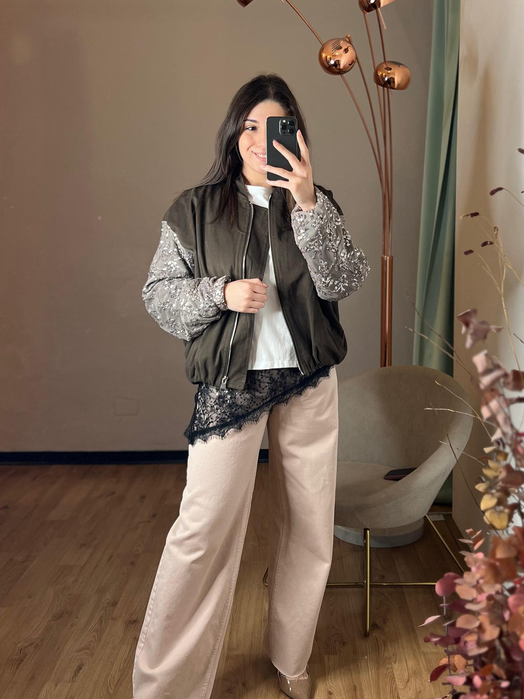 Bomber verde militare con manica in paillettes e pizzo - Kikisix