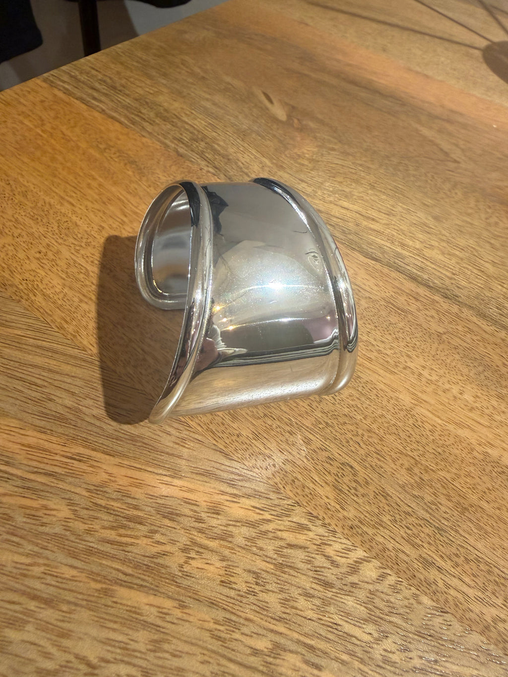 Bracciale rigido color argento