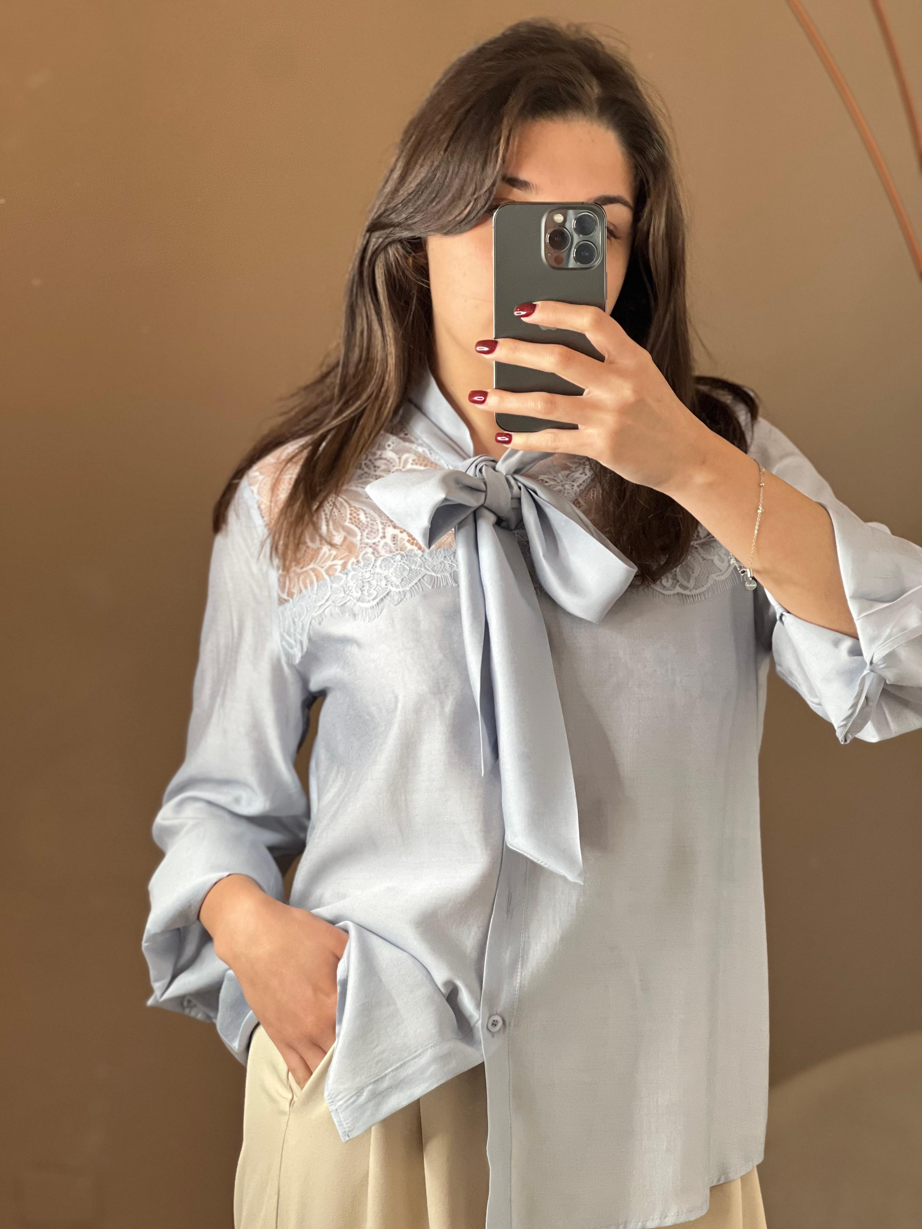 Camicia mussola con fiocco e pizzo azzurra - You Decide