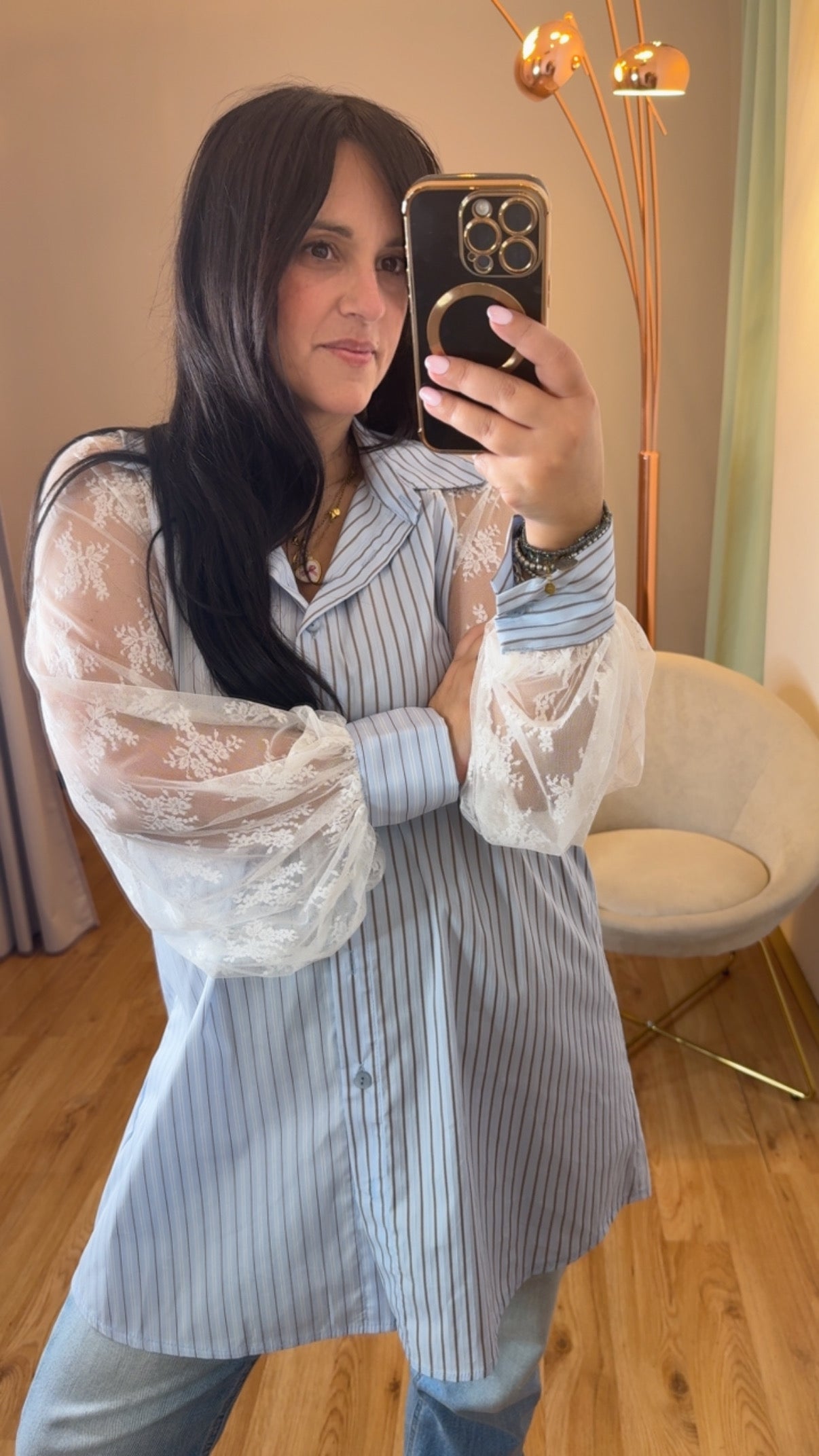 Camicia over righe con manica in pizzo