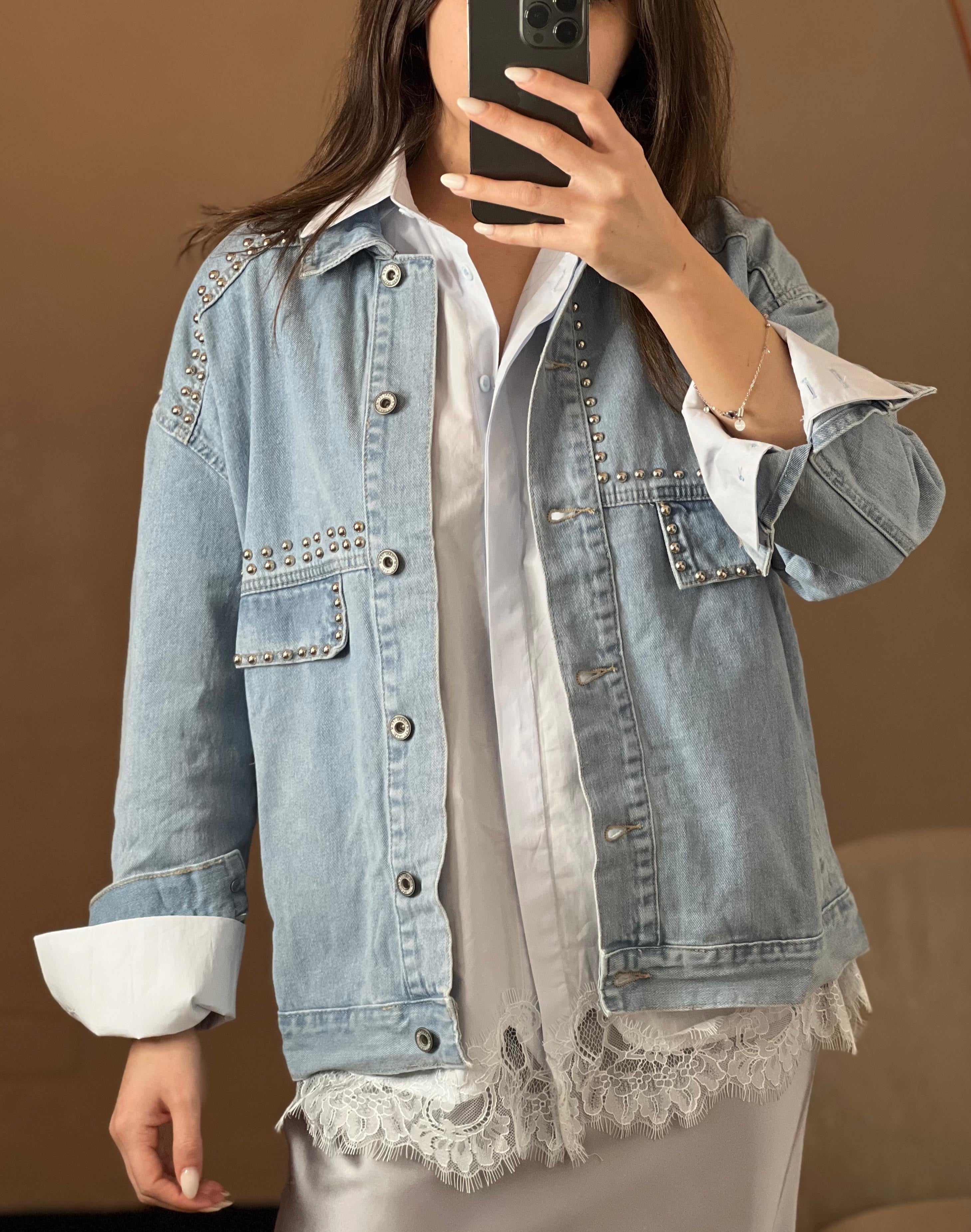 Giubbino in jeans con borchie- You decide
