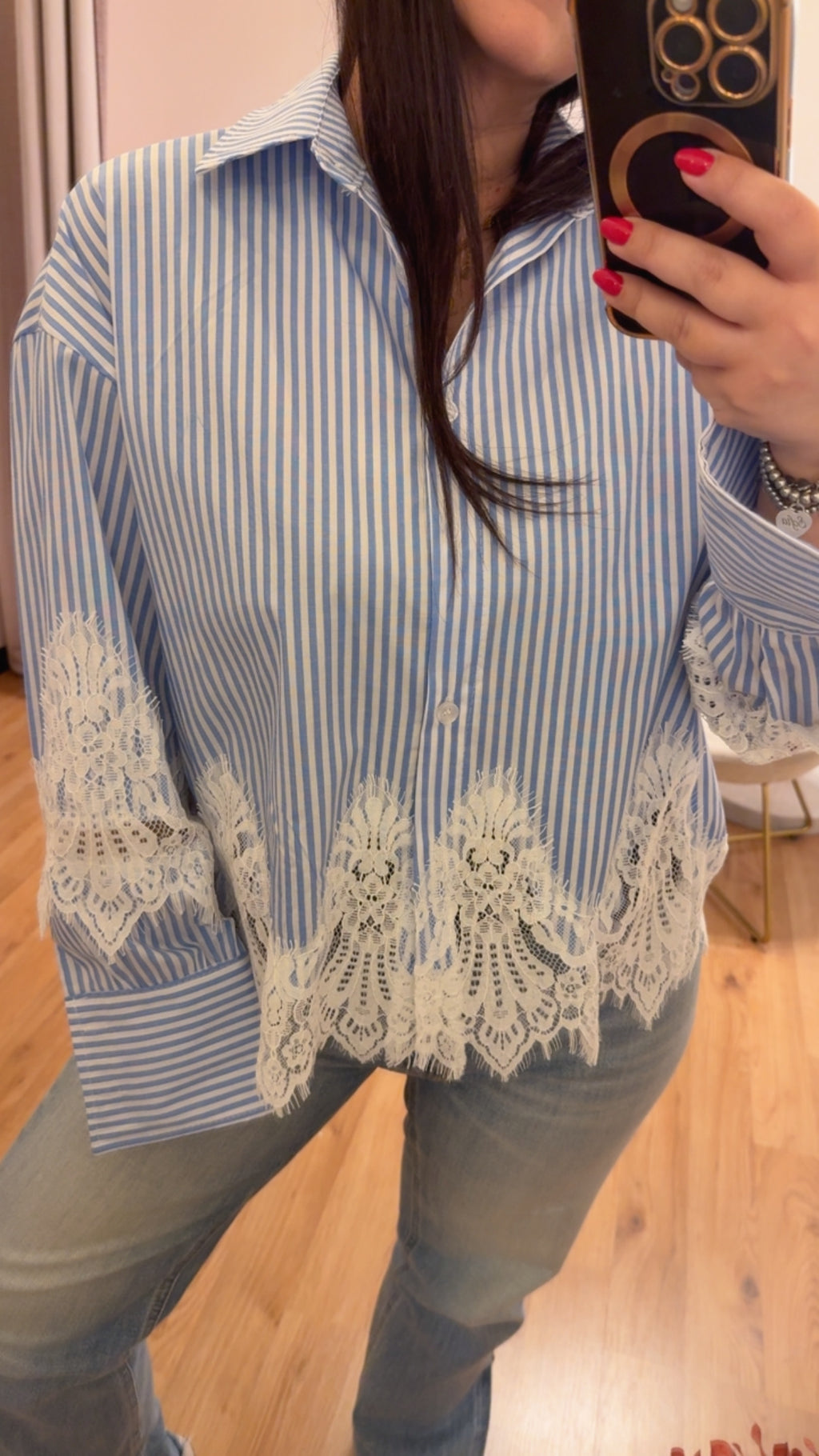 Camicia riga azzurra con pizzo