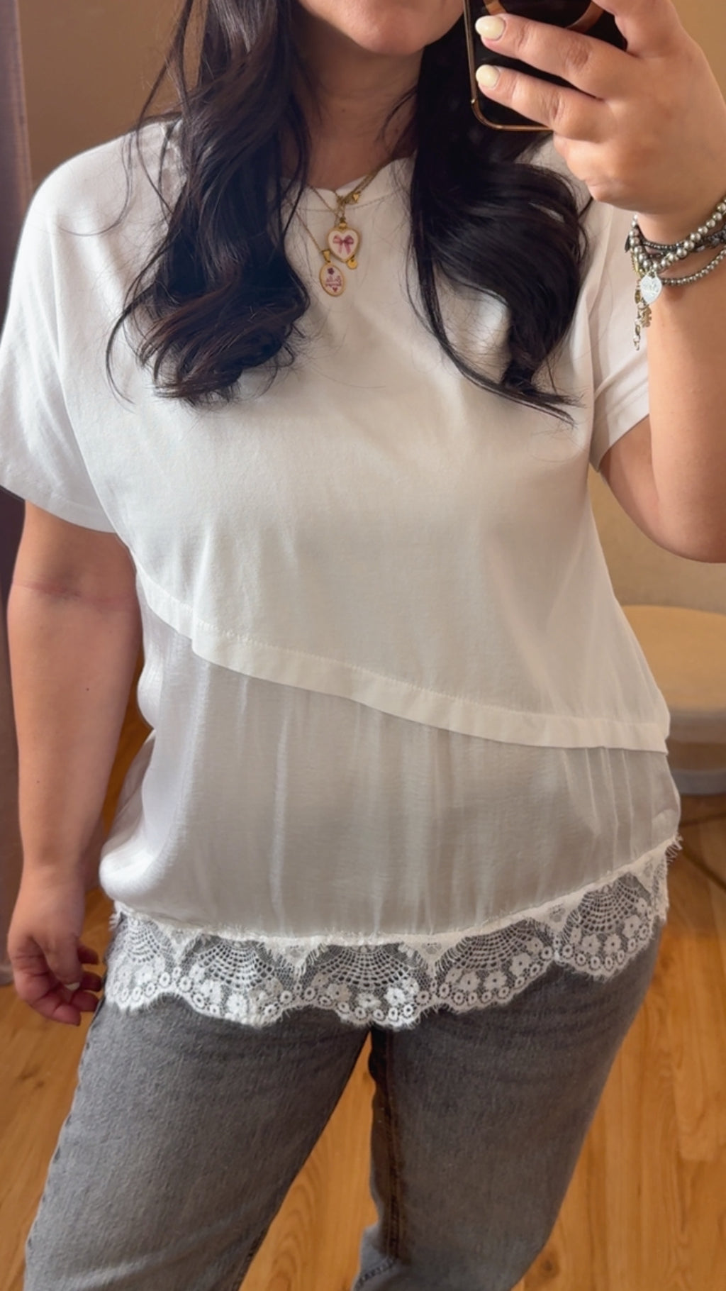T-shirt bianca combinata con taglio crop