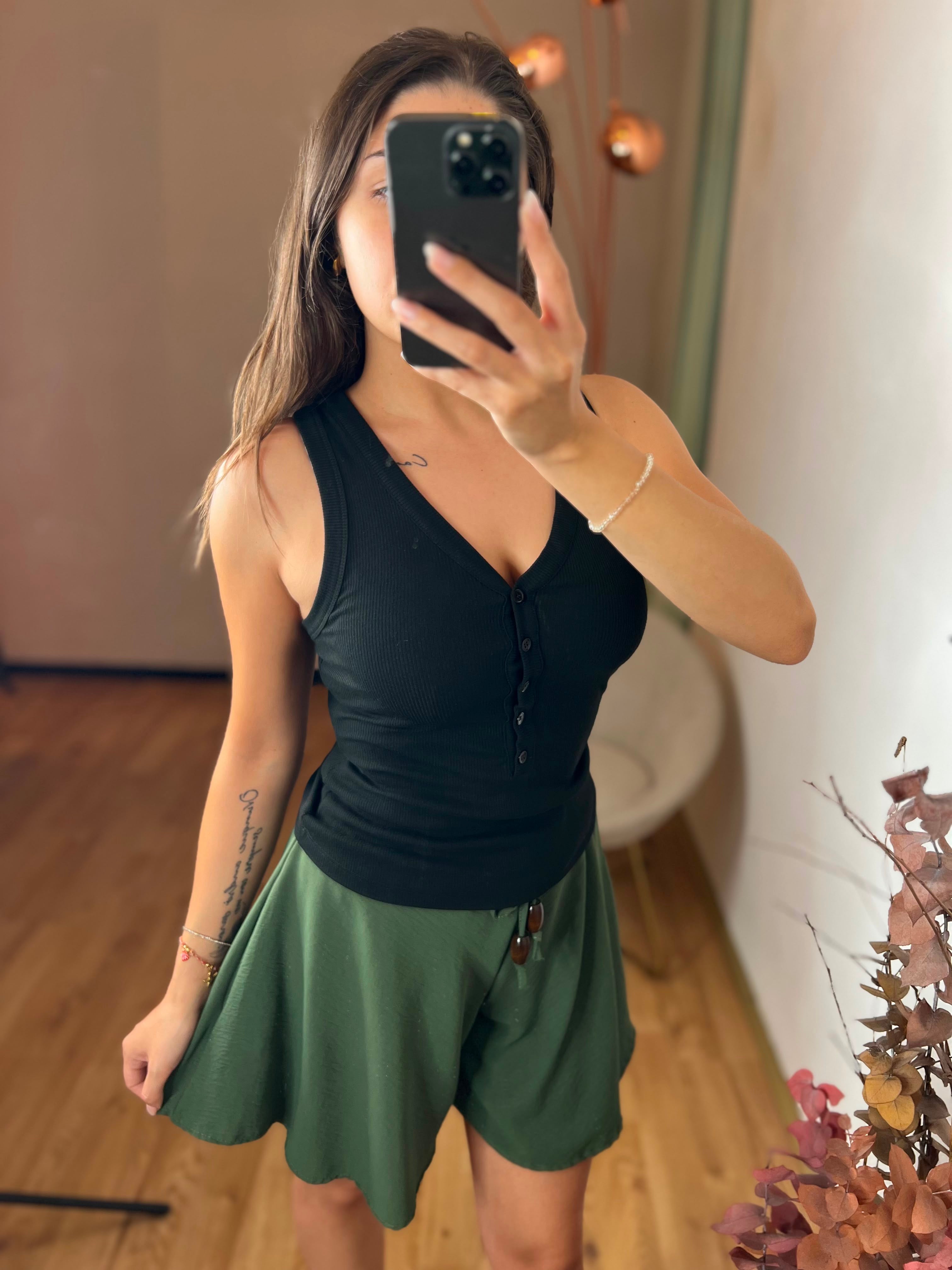 Short farfalla verde