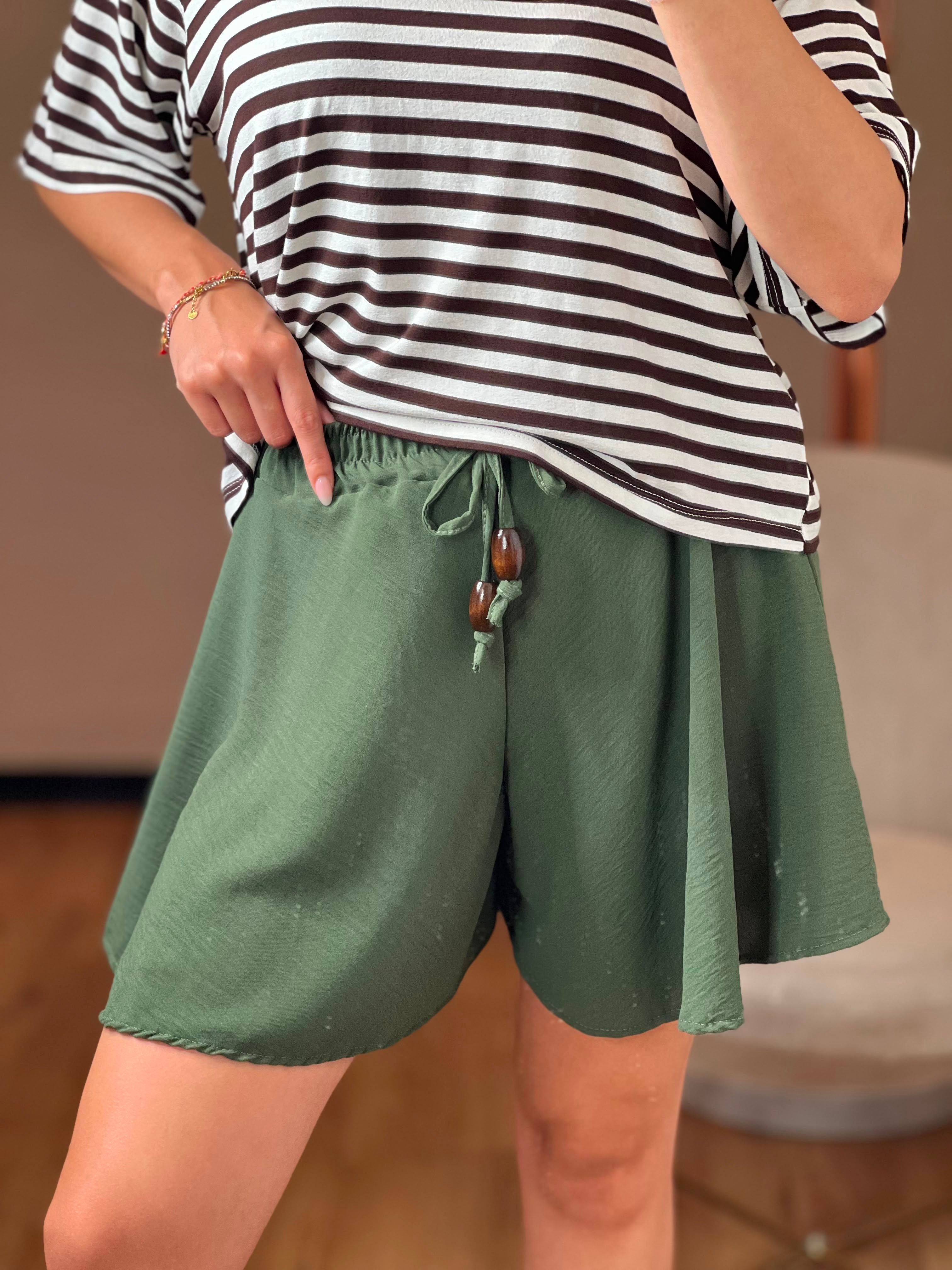 Short farfalla verde