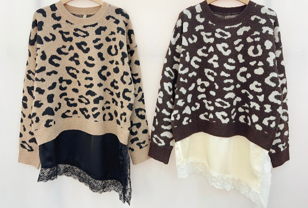 Maglia animalier con inserto in raso e pizzo