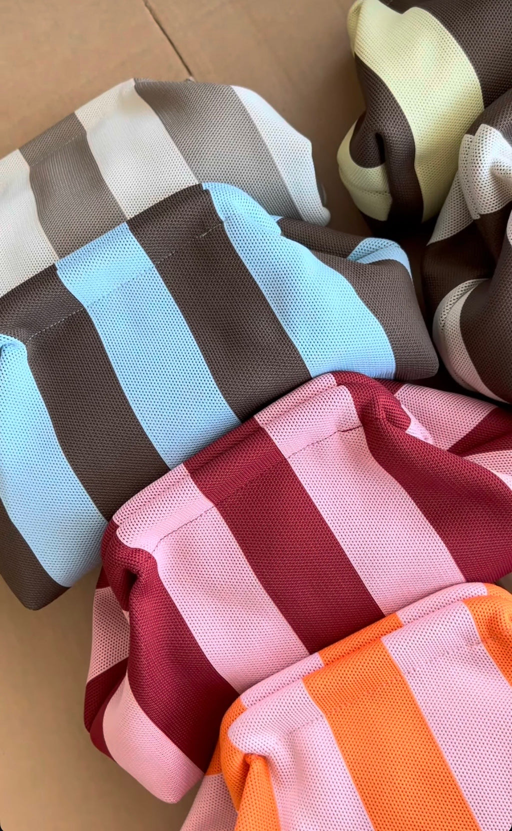 Clutch a righe