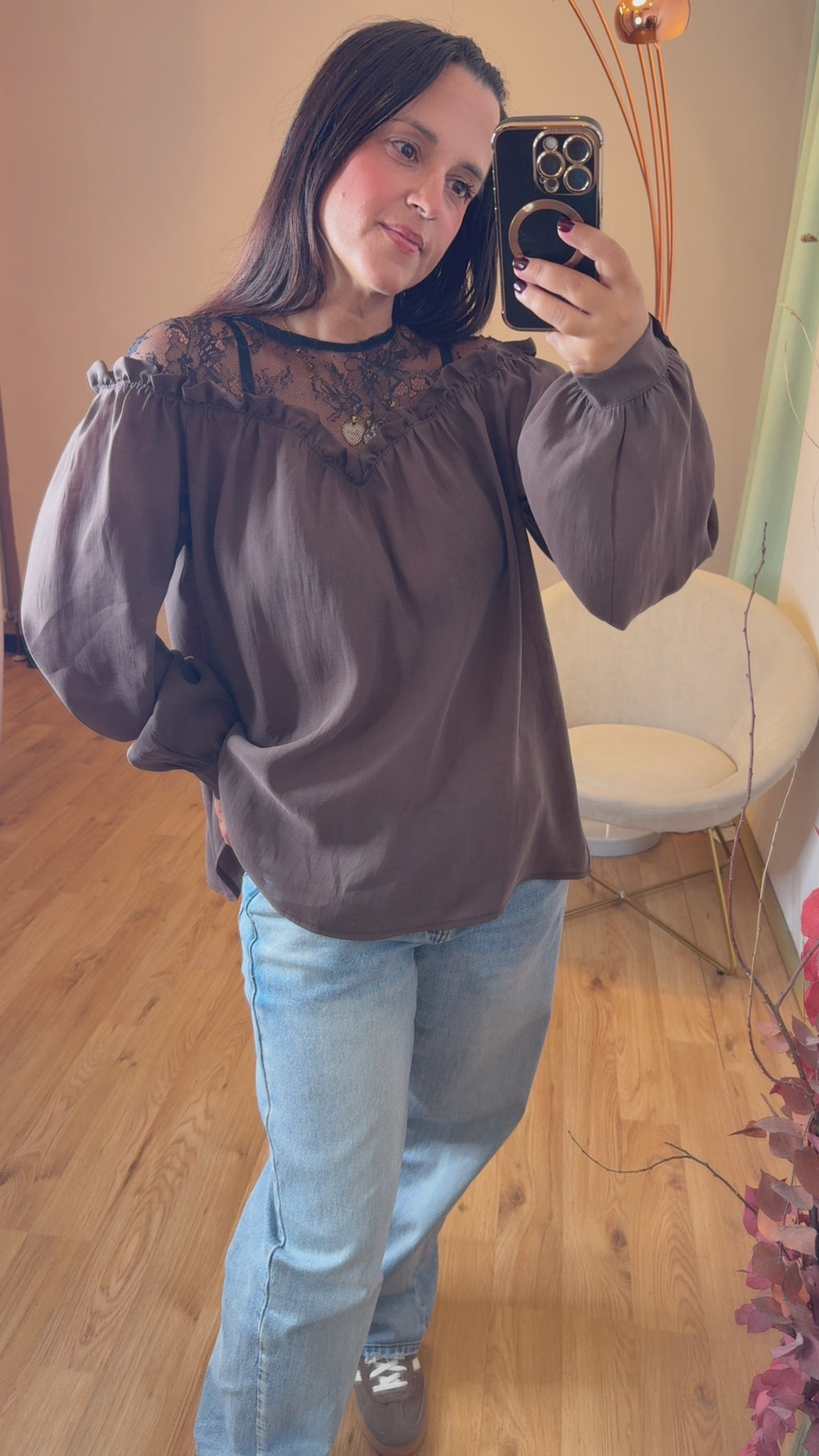 Blusa marrone scollo a cuore con pizzo - Kikisix