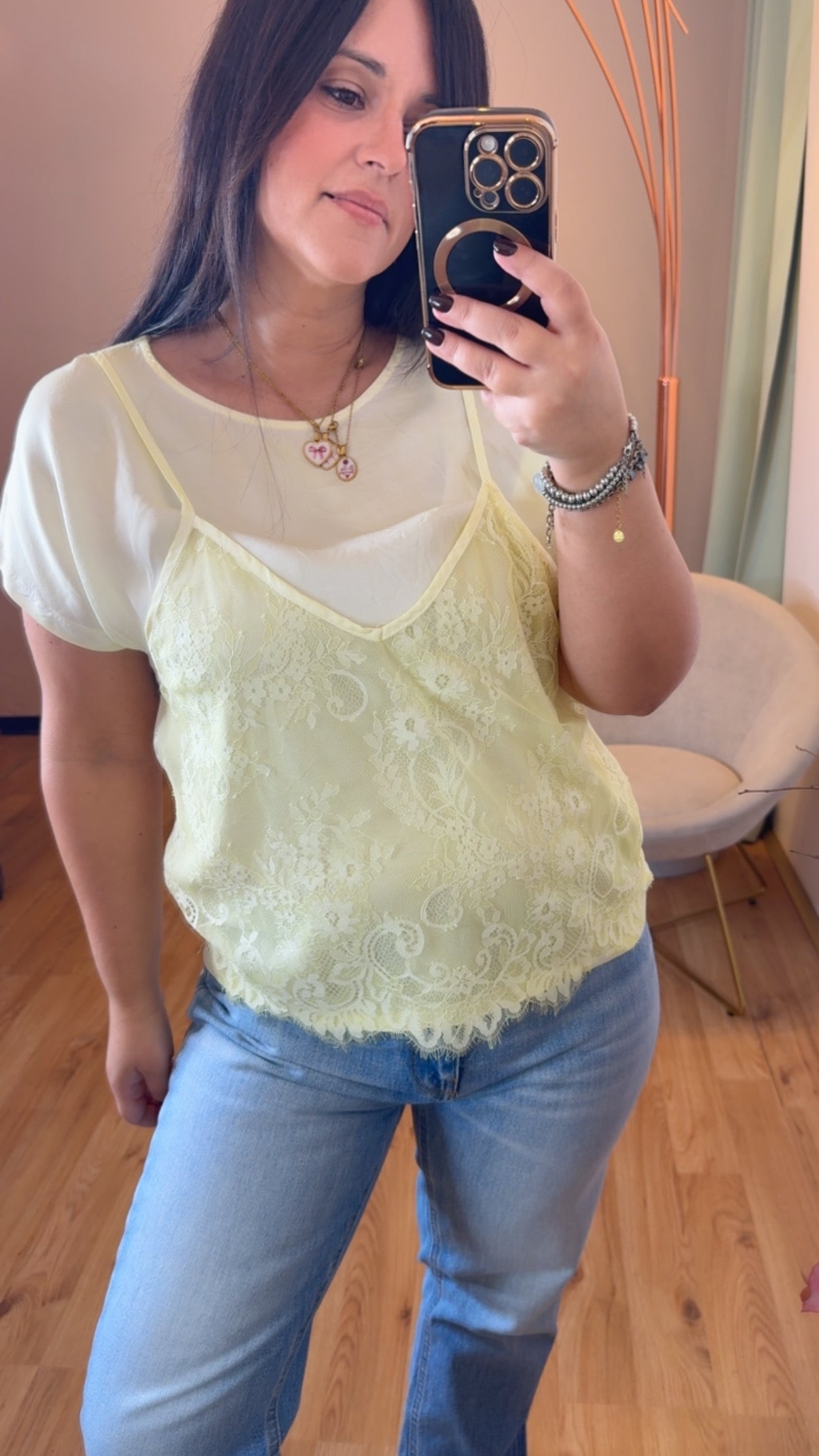 T-shirt gialla delave’ con inserto in pizzo sul davanti - You Decide