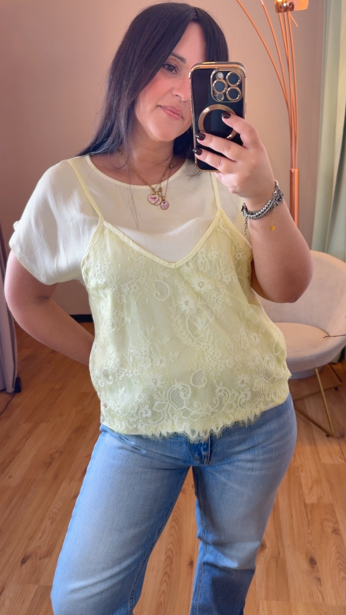 T-shirt gialla delave’ con inserto in pizzo sul davanti - You Decide