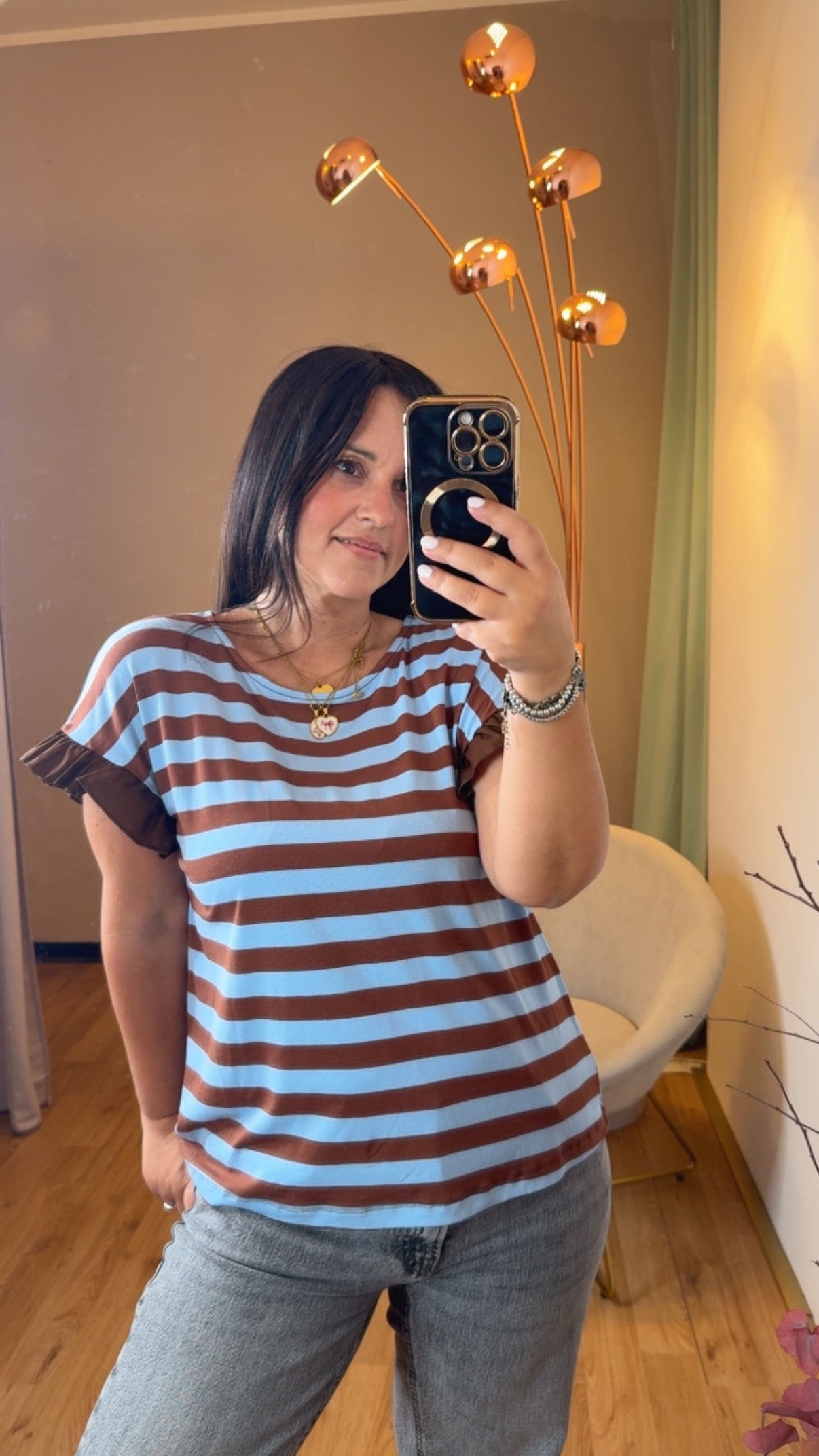 T-shirt riga cioccolato e azzurro con frappina
