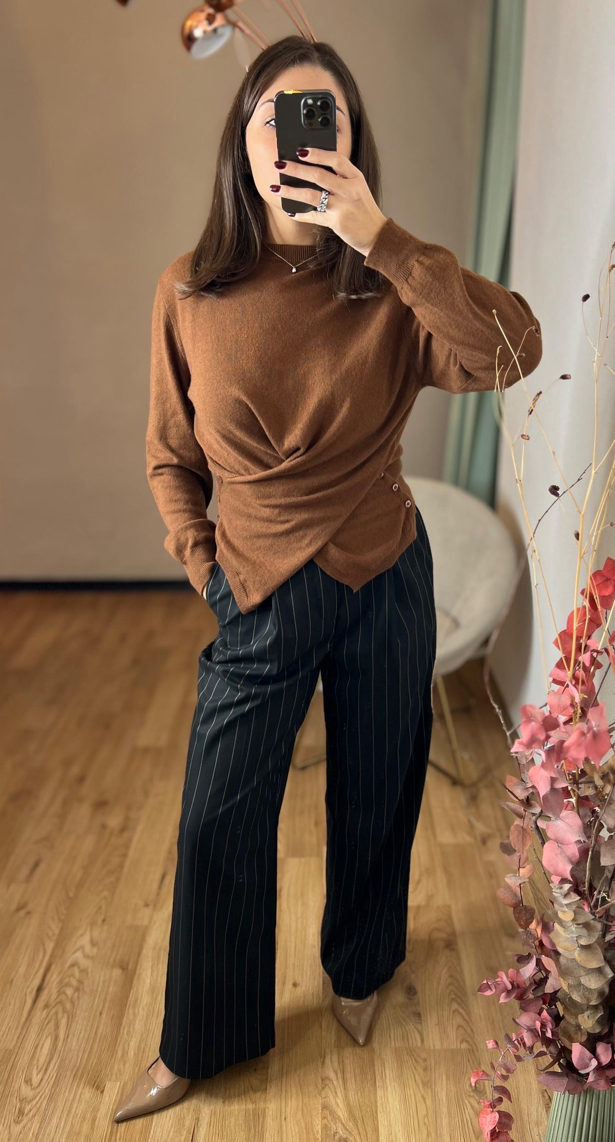 Maglia drappeggio con bottoncini color tabacco